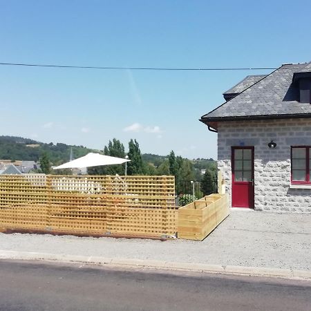 Gite De Granit Noir Besse-et-Saint-Anastaise Exterior foto